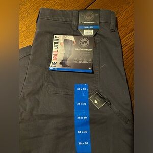 Men’s Cargo Pants.  NWT 38 x 30